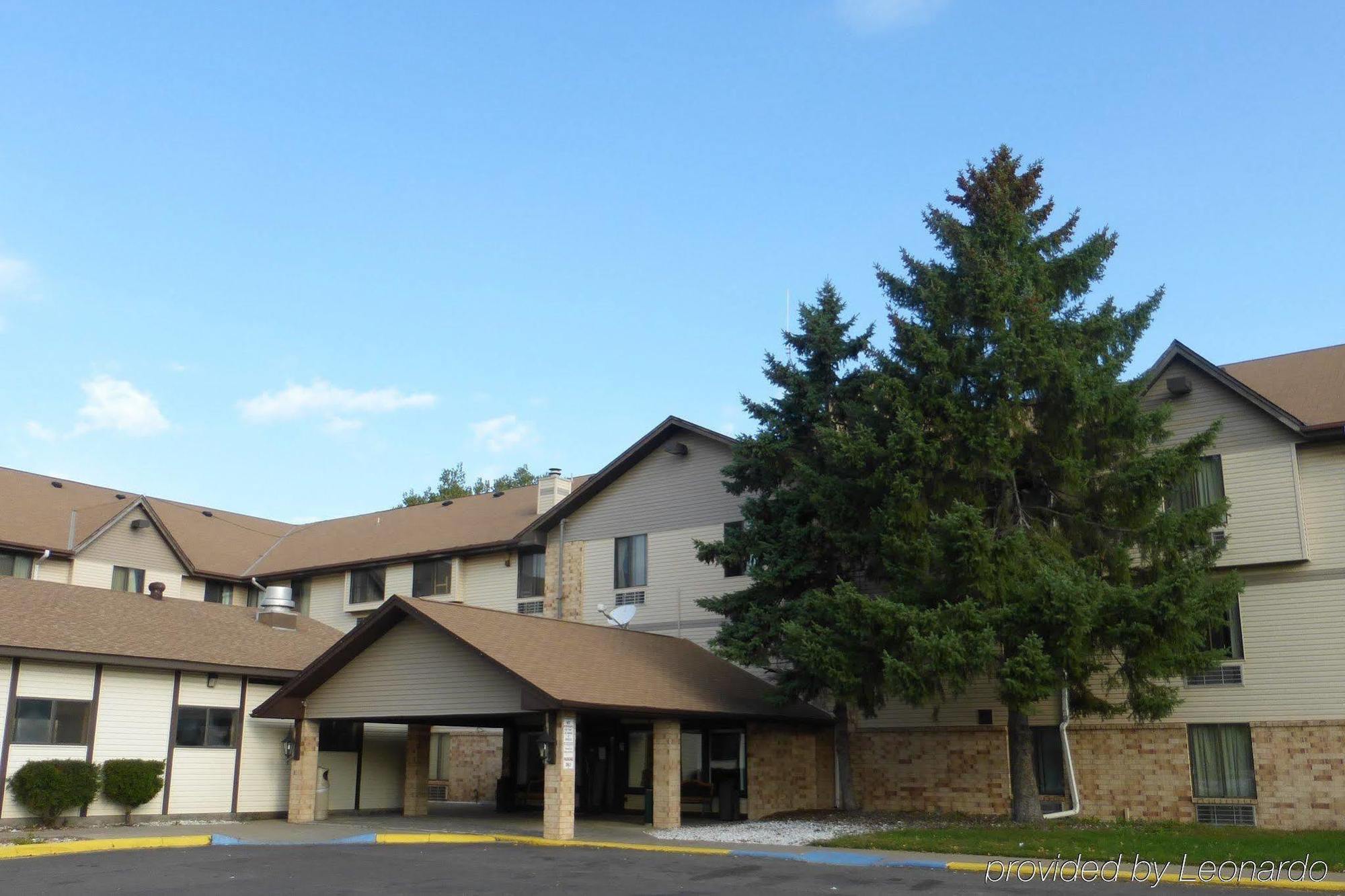 Norwood Inn And Suites - Minneapolis-St Paul Roseville Exterior photo