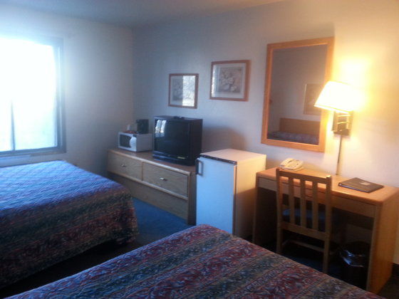 Norwood Inn And Suites - Minneapolis-St Paul Roseville Room photo